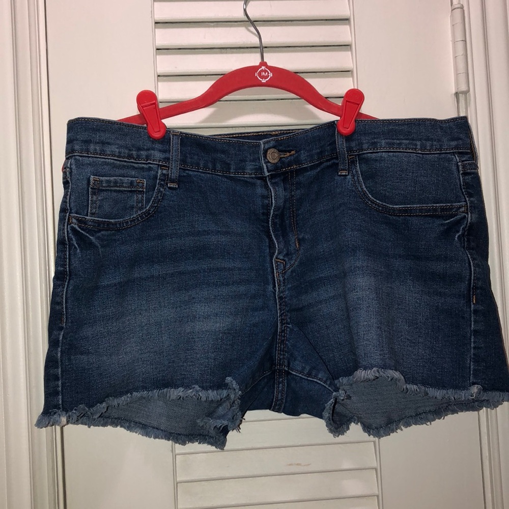 Old Navy Semi-Fitted Jean shorts